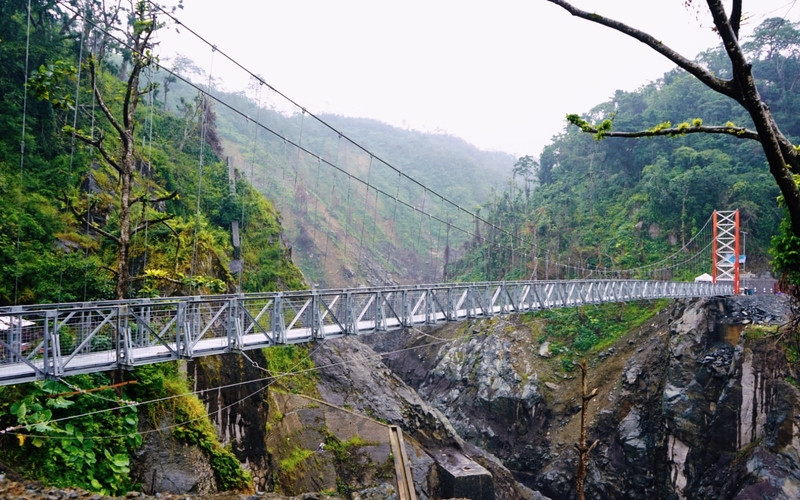 Suspension Bridge ( Jembatan Gantung )